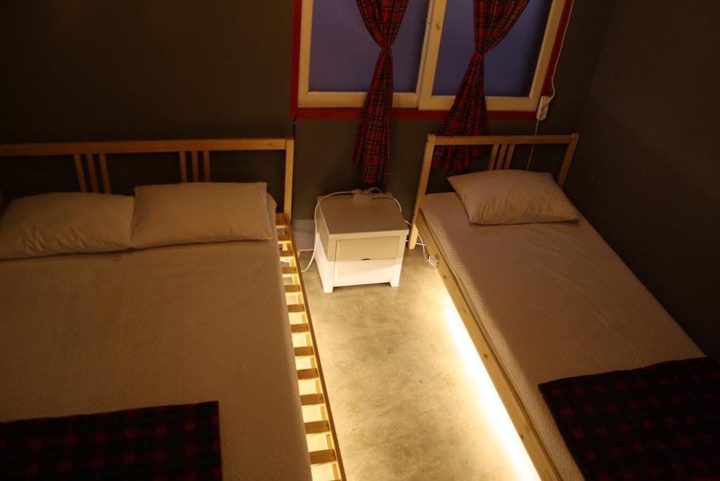 Mr. Comma Guesthouse Seoul Bagian luar foto