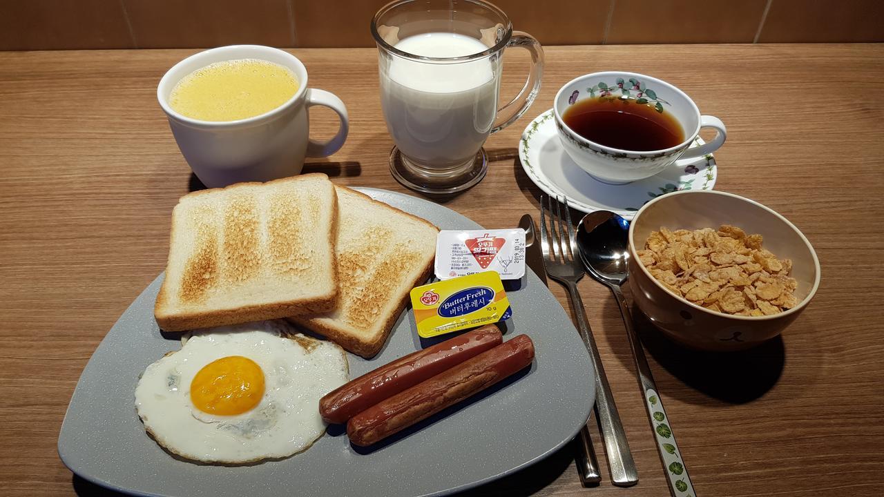 Mr. Comma Guesthouse Seoul Bagian luar foto